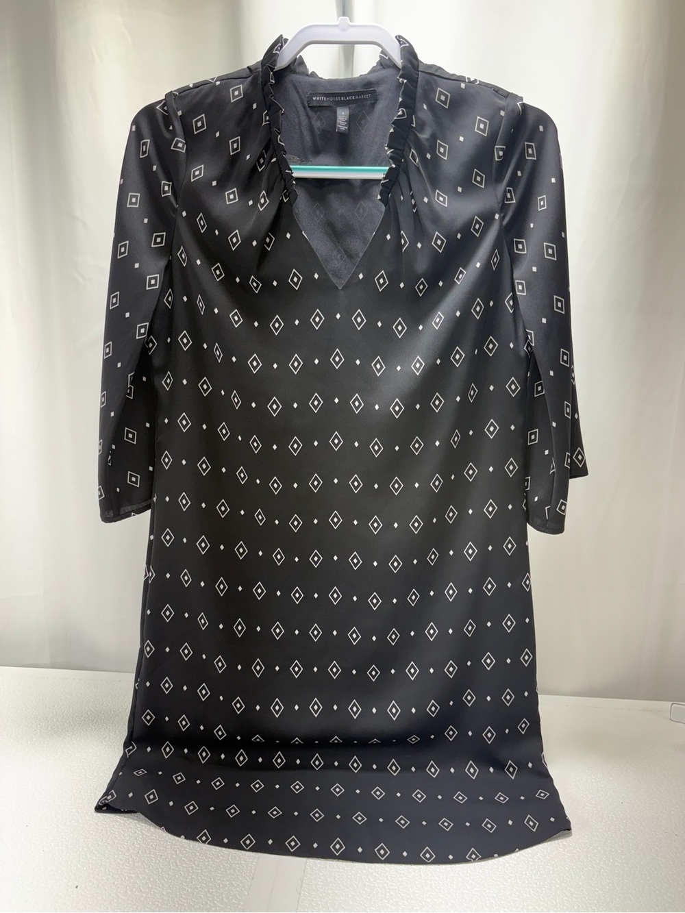 White House Black Market Black & White Diamond-Print V-Neck Midi Dress 4365